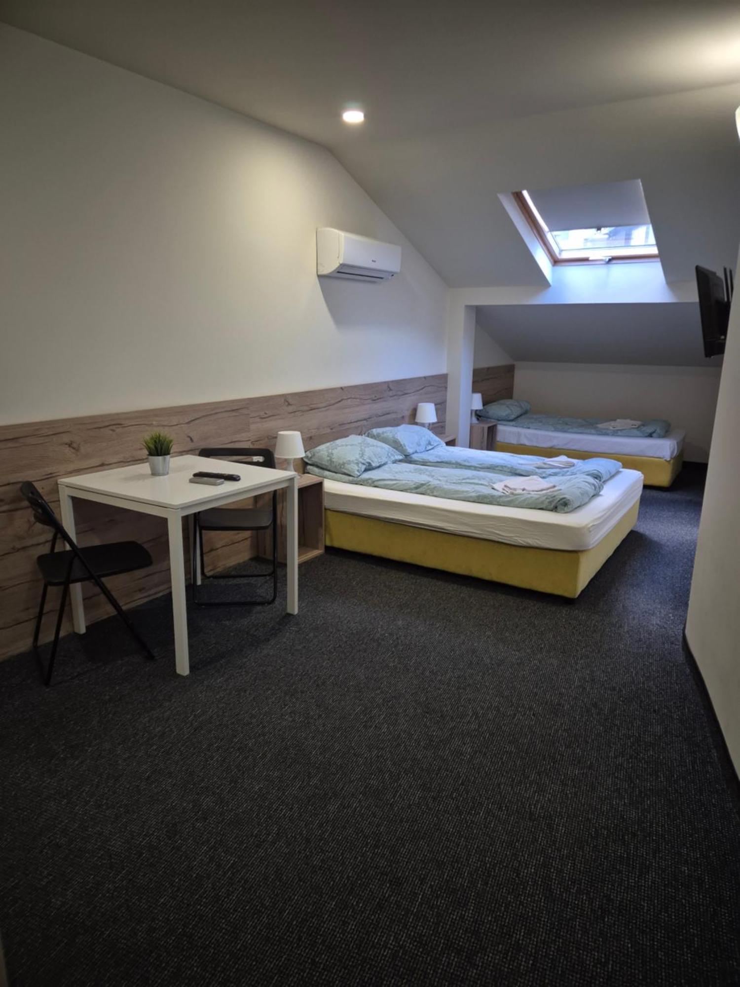 Стаи За Гости "Централ" Фамилни Стаи & Апартаменти Gabrovo Chambre photo